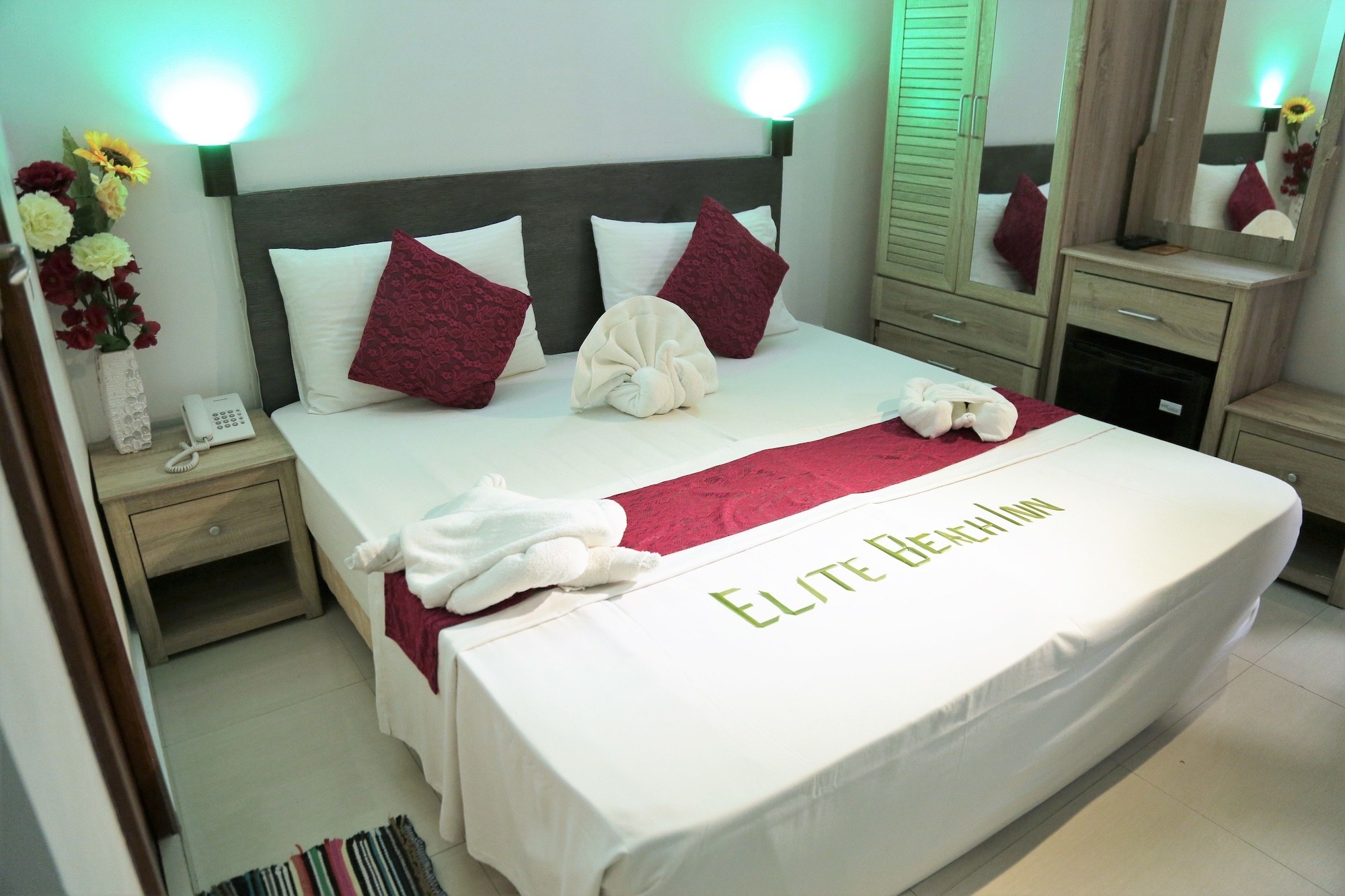 هتل الیت بیچ مالدیو